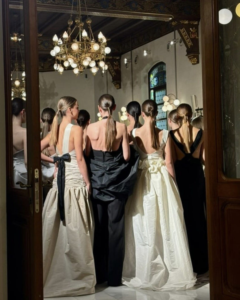 Miguel Llopis atelier en Valencia. Vestidos en Valencia. Atelier in Valencia. Dresses in Valencia. Con cita previa. With appointment only.