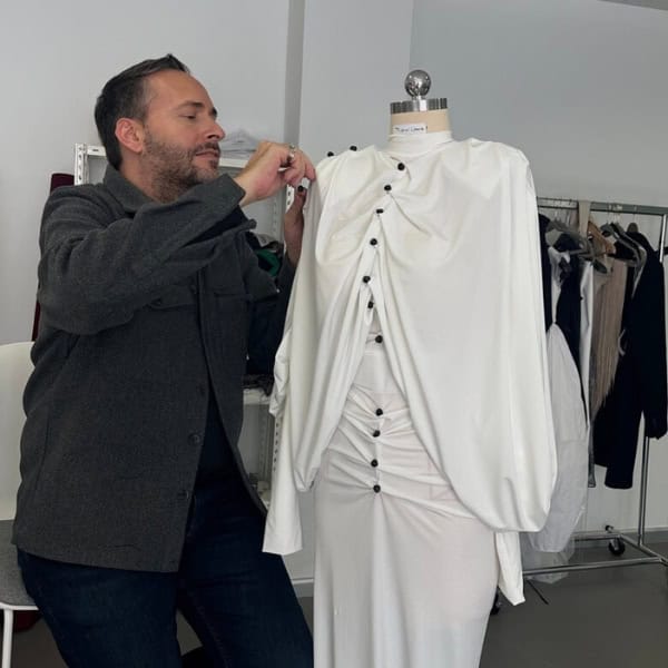 Miguel Llopis, vestidos de novia, invitada y vestidos de noche